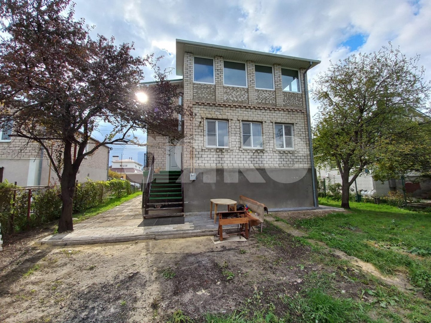 Фото №1: Дом 235 м² + 7 сот. - Супсех, ул. Зеркальная