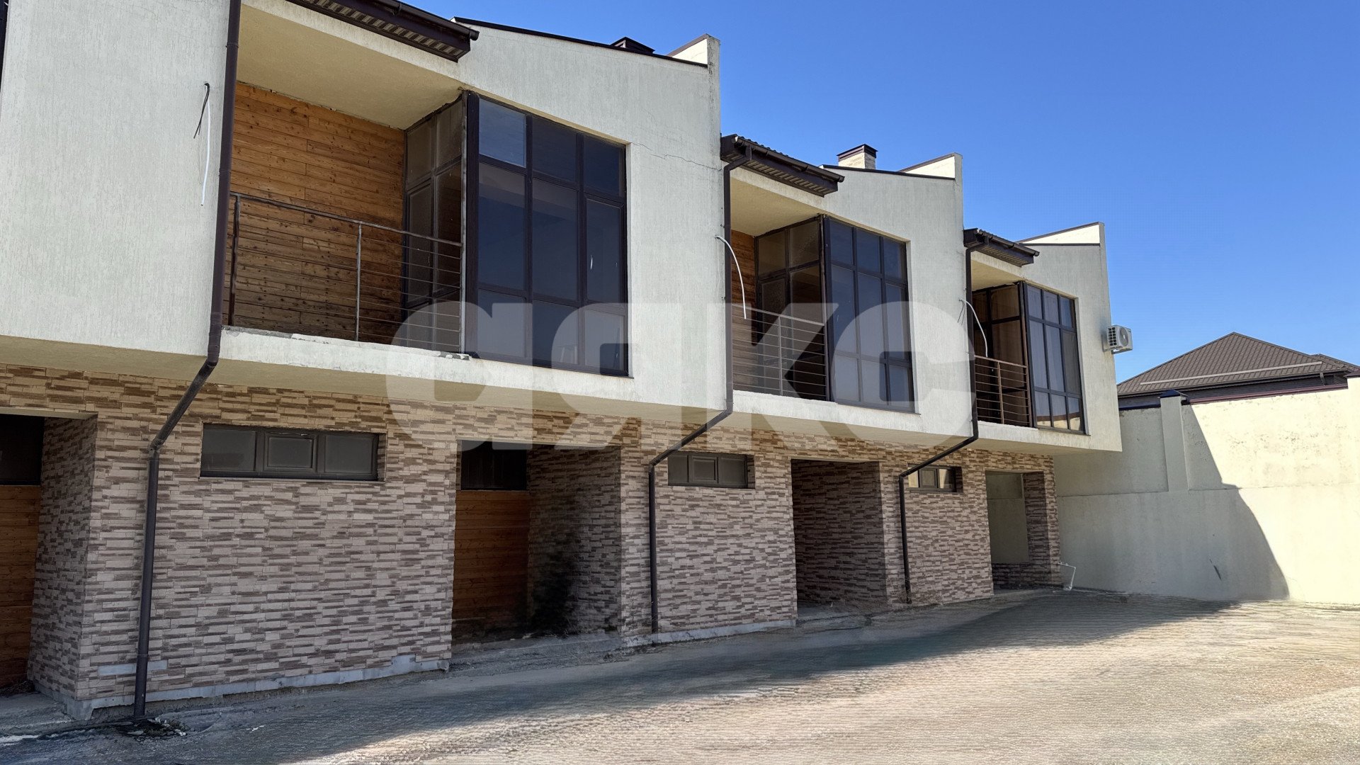 Фото №1: Таунхаус 151 м² + 2 сот. - Супсех, ул. Удачная, 37