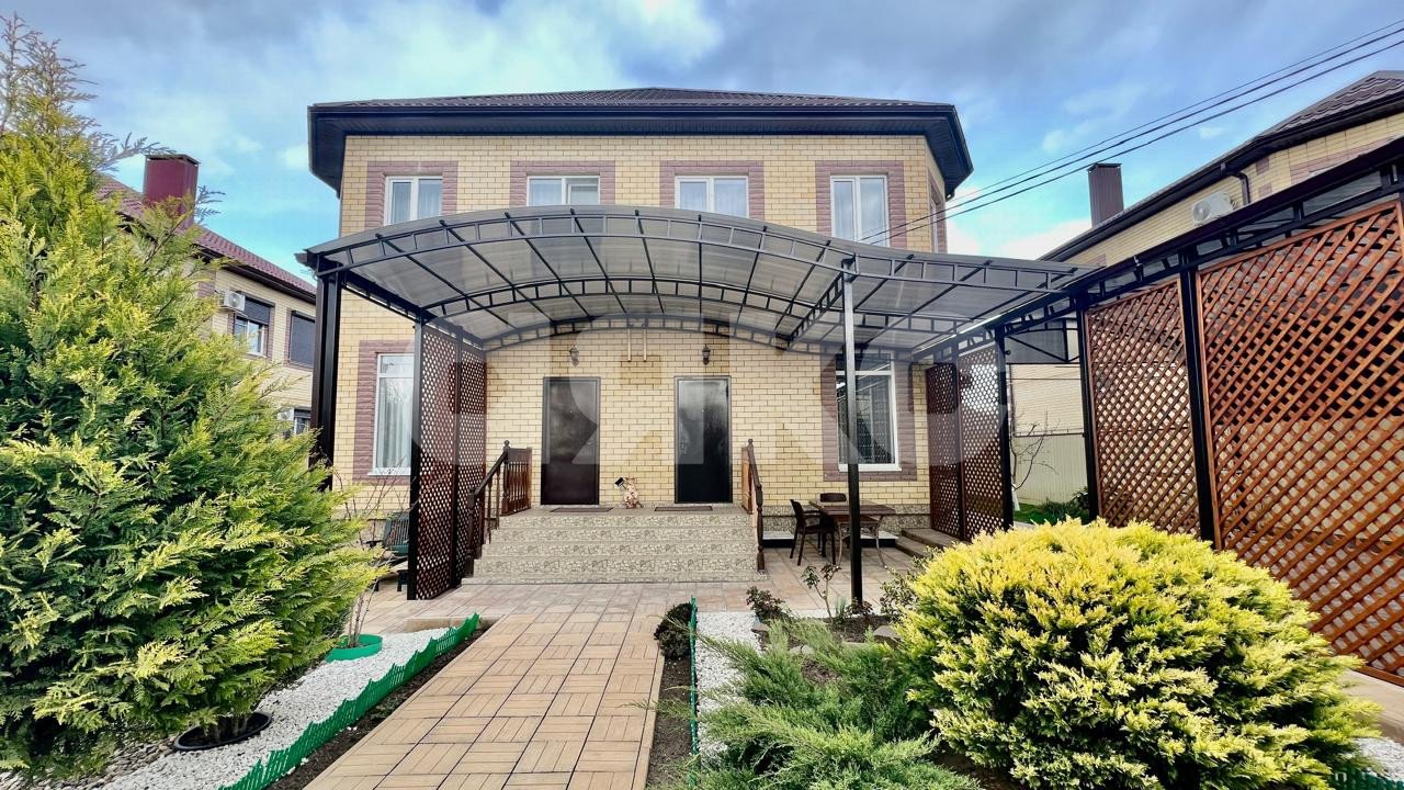 Фото №1: Дом 220 м² + 6 сот. - Анапская, ул. Горького, 63