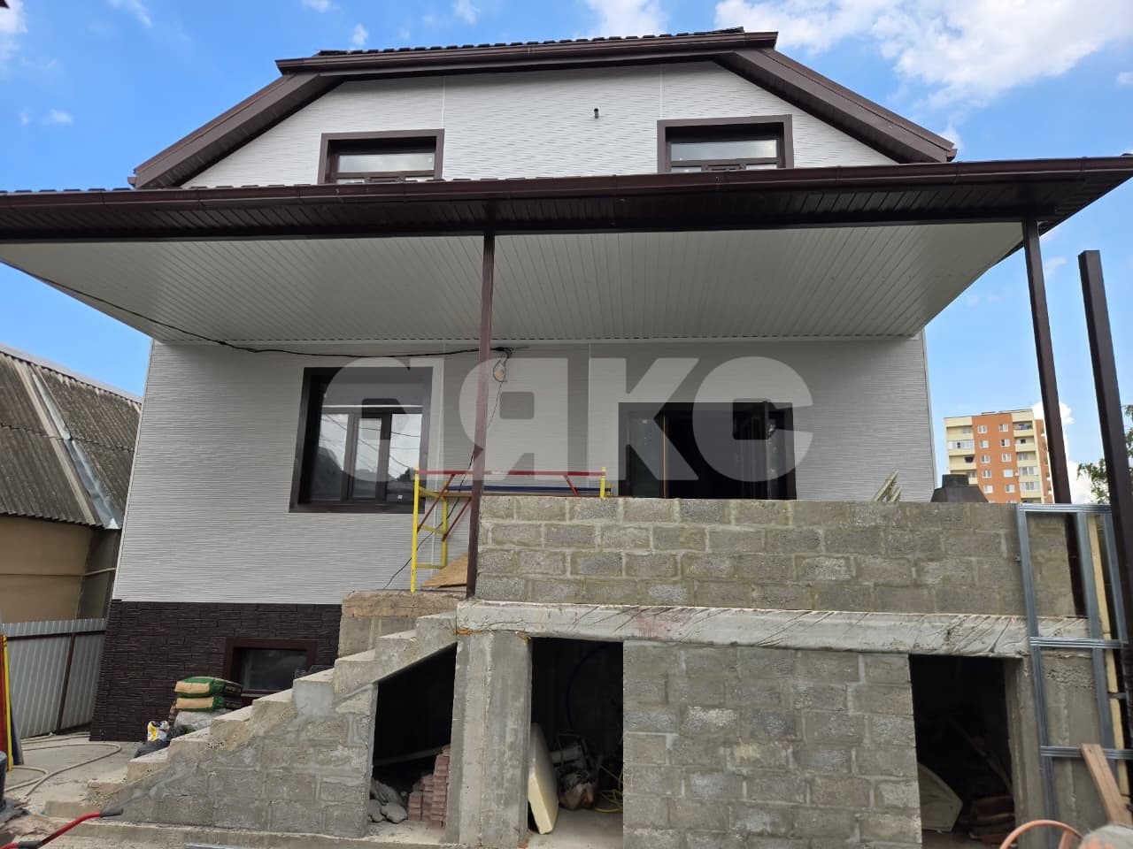 Фото №1: Дом 391 м² + 5 сот. - Анапа, мкр. Алексеевка, ул. Ленинградская, 145