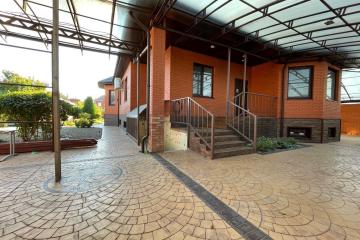 Фото №1: Дом 301 м² - Знаменский, мкр. Карасунский внутригородской округ, ул. Трактовая, 4