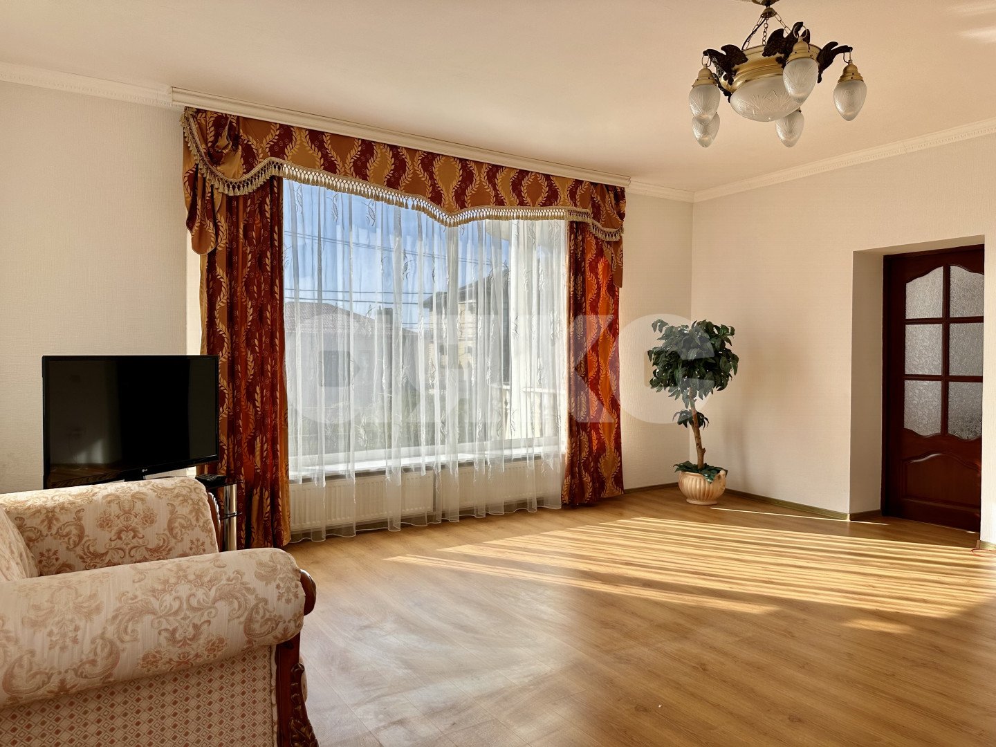 Фото №21: Дом 371 м² + 9 сот. - Супсех, ул. Цветочная, 1