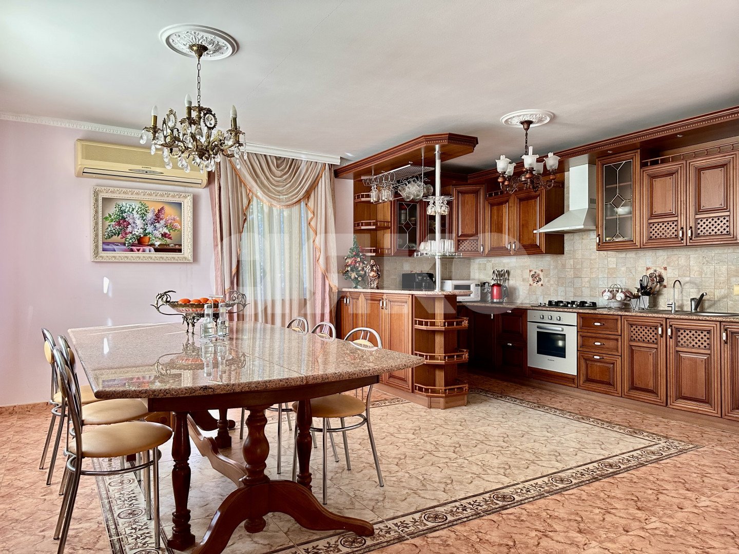 Фото №2: Дом 371 м² + 9 сот. - Супсех, ул. Цветочная, 1