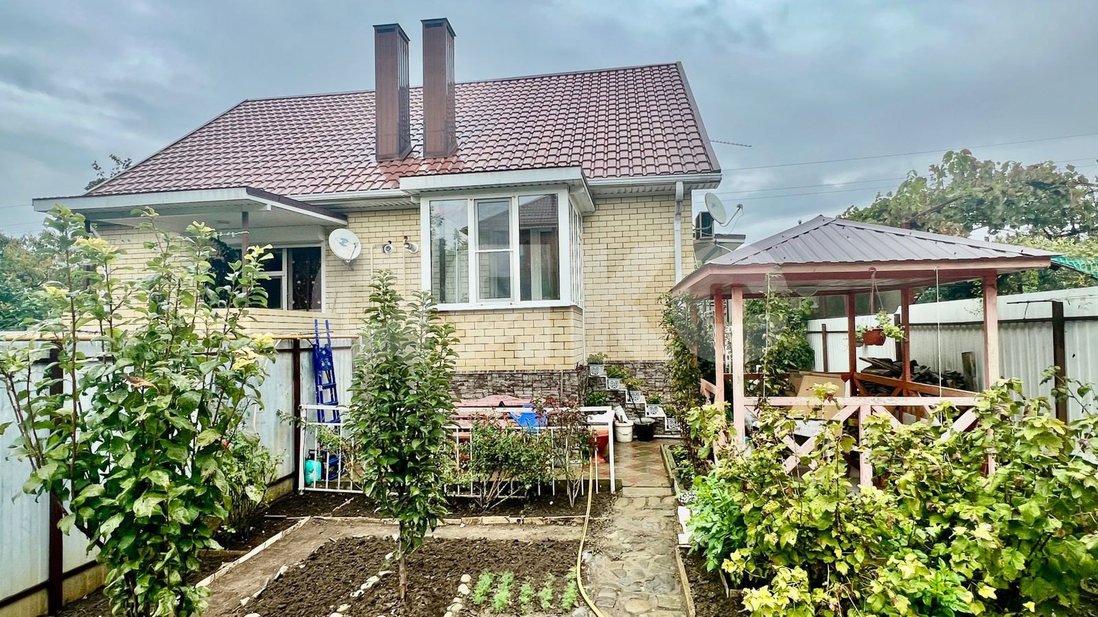 Фото №1: Дуплекс 100 м² + 2.6 сот. - Супсех, ул. Космонавта Комарова, 70