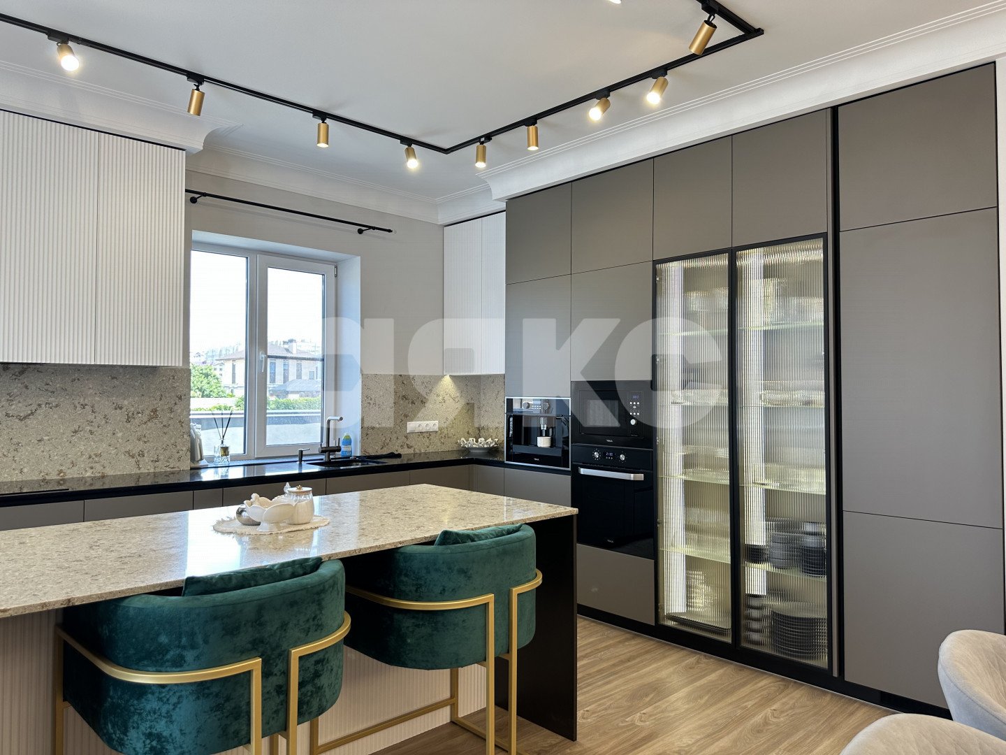 Фото №4: Дом 667 м² + 8 сот. - Анапа, ул. Платановая