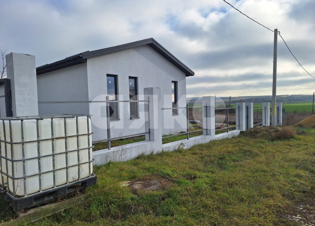 Фото №1: Дом 119 м² + 6 сот. - Виноградный, ул. Красная