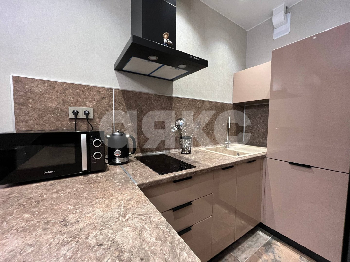 Фото №4: 1-комнатная квартира 40 м² - Анапа, Горгиппия, мкр. жилой комплекс Два Адмирала, ул. Ленина, 241к1