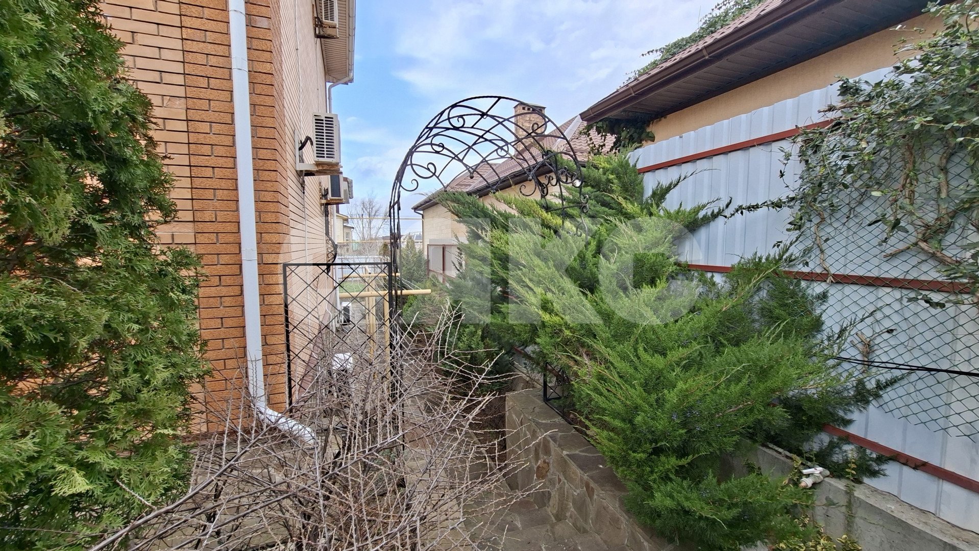 Фото №7: Коттедж 342 м² + 10.5 сот. - Супсех, ул. Лазурная, 38