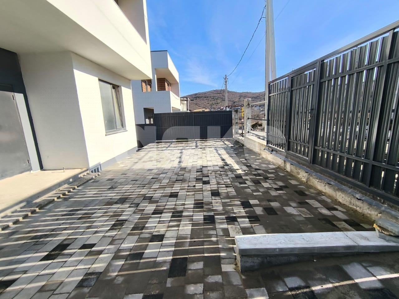 Фото №3: Дом 170 м² + 3.76 сот. - Супсех, ул. Сергея Бомбелова